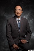 香港戏剧大师钟景辉去世